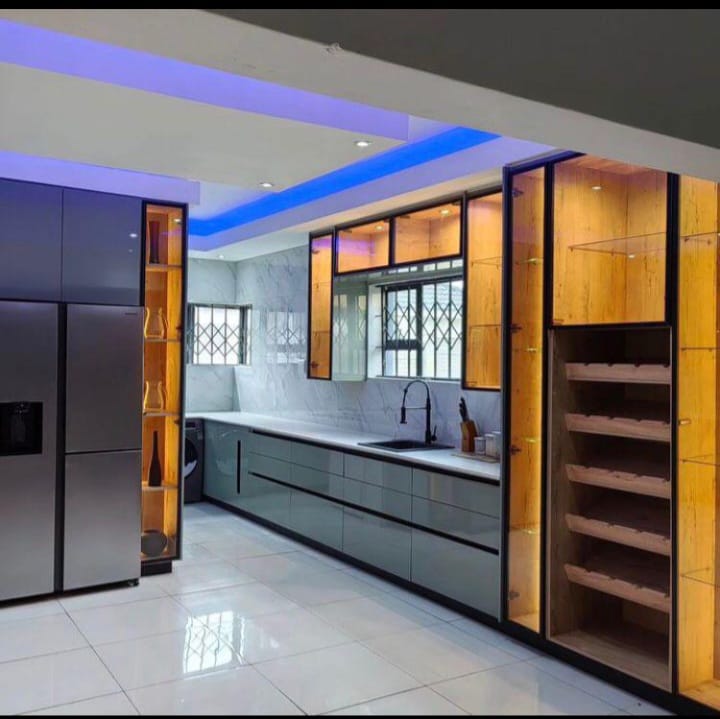 Country farmhouse kitchen with natural timber and butcher block countertops in Kempton Park by Elite Wood Works